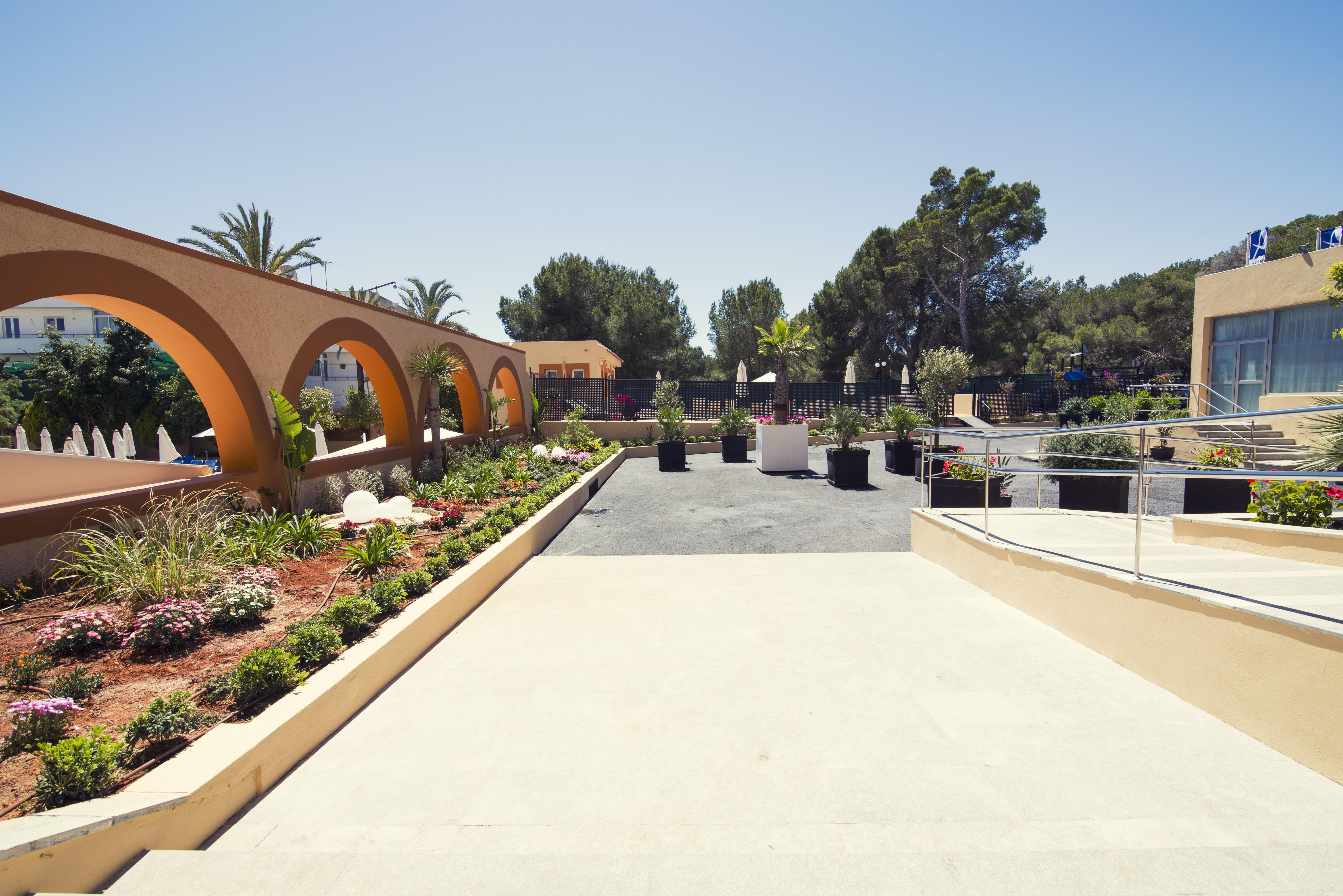 Aparthotel Moon Dreams Atlantic Es Canar  Exterior photo