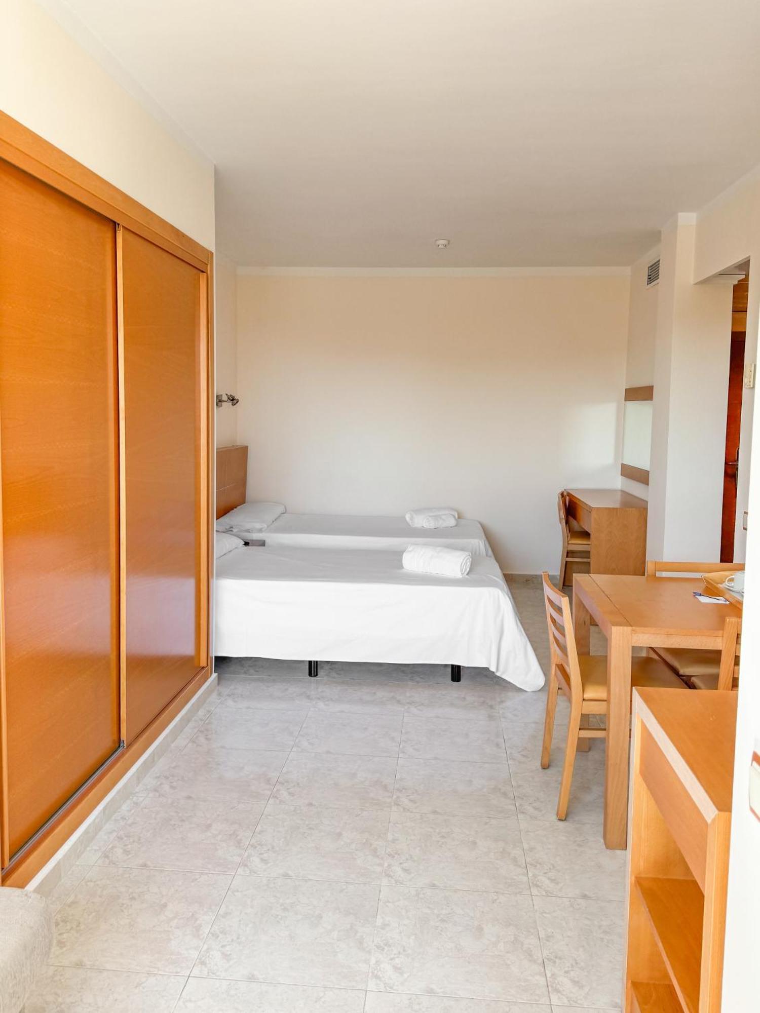 Aparthotel Moon Dreams Atlantic Es Canar  Exterior photo