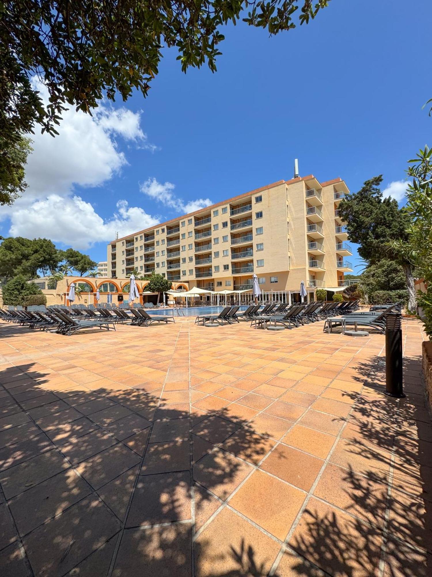Aparthotel Moon Dreams Atlantic Es Canar  Exterior photo