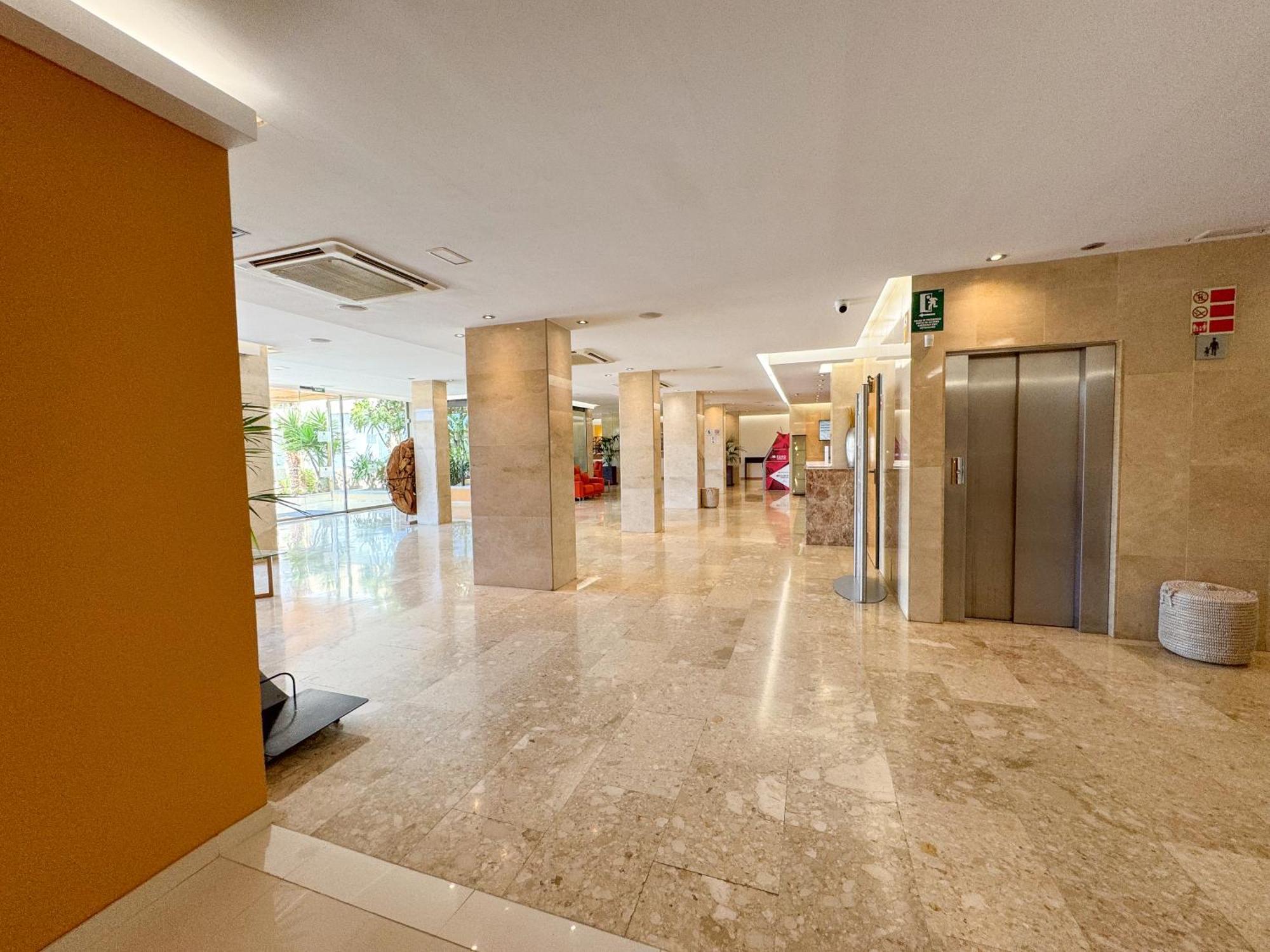Aparthotel Moon Dreams Atlantic Es Canar  Exterior photo
